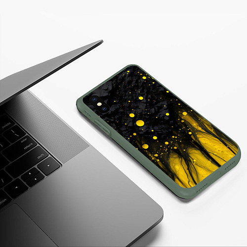 Чехол iPhone XS Max матовый Желтые брызги на черном фоне / 3D-Темно-зеленый – фото 3