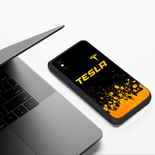 Чехол iPhone XS Max матовый Tesla - gold gradient: символ сверху / 3D-Черный – фото 3