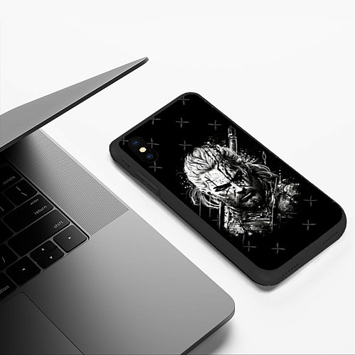 Чехол iPhone XS Max матовый Ведьмак на фоне мечей / 3D-Черный – фото 3
