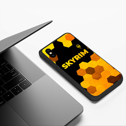 Чехол iPhone XS Max матовый Skyrim - gold gradient посередине / 3D-Черный – фото 3