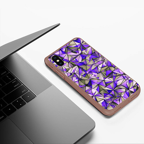 Чехол iPhone XS Max матовый Маленькие фиолетовые треугольники / 3D-Коричневый – фото 3