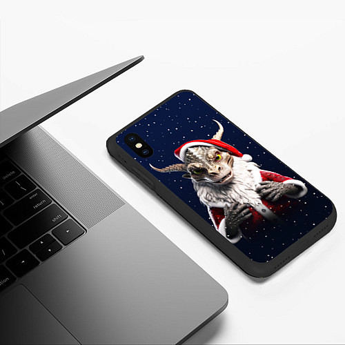 Чехол iPhone XS Max матовый Дракон в костюме Санты / 3D-Черный – фото 3