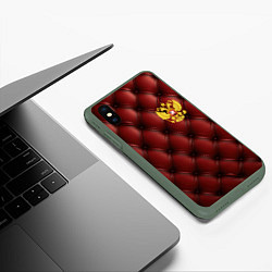 Чехол iPhone XS Max матовый Золотой герб России на красном кожаном фоне, цвет: 3D-темно-зеленый — фото 2