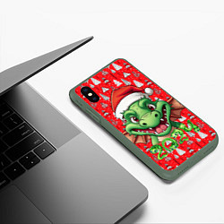Чехол iPhone XS Max матовый Зеленый новогодний дракон на красном фоне, цвет: 3D-темно-зеленый — фото 2