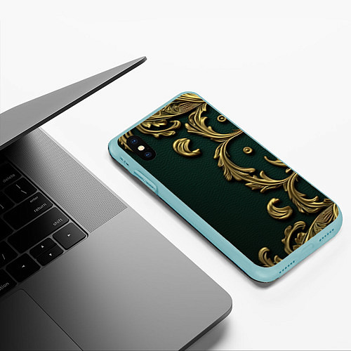 Чехол iPhone XS Max матовый Лепнина золотые узоры на зеленой ткани / 3D-Мятный – фото 3
