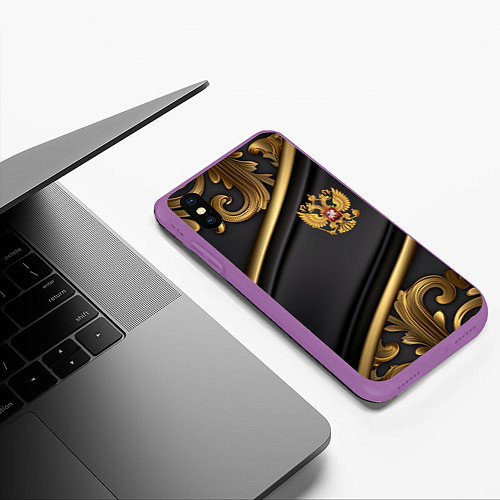 Чехол iPhone XS Max матовый Золотой герб России на черном фоне лепнина / 3D-Фиолетовый – фото 3