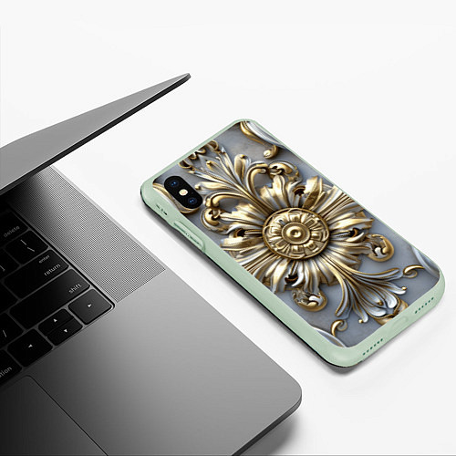 Чехол iPhone XS Max матовый Классические узоры бело-золотые узоры / 3D-Салатовый – фото 3