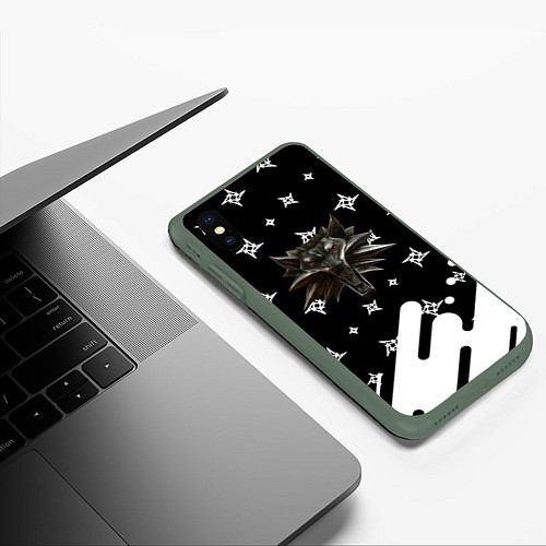 Чехол iPhone XS Max матовый Ведьмак медальён лого паттерн / 3D-Темно-зеленый – фото 3