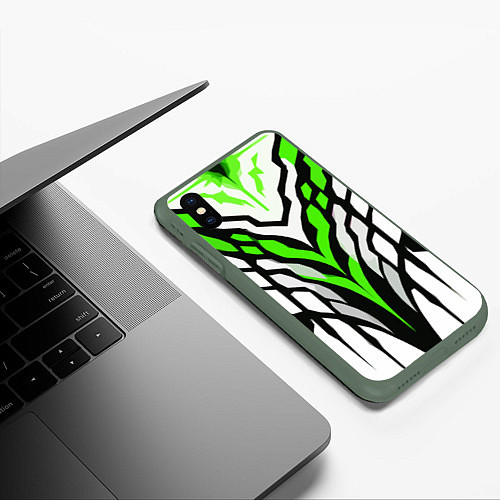 Чехол iPhone XS Max матовый Агрессивные чёрно-зелёные полосы на белом фоне / 3D-Темно-зеленый – фото 3