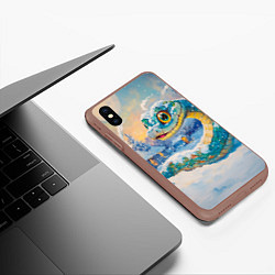 Чехол iPhone XS Max матовый Большая зеленая змея во дворе, цвет: 3D-коричневый — фото 2