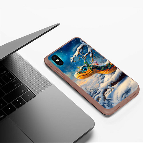 Чехол iPhone XS Max матовый Удивленная змея в зимнем лесу / 3D-Коричневый – фото 3