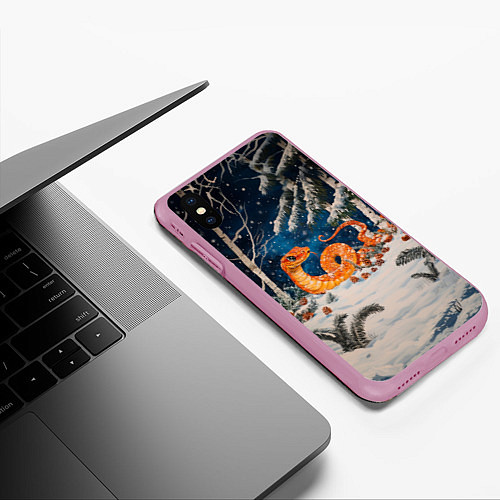 Чехол iPhone XS Max матовый Оранжевая змея в лесу / 3D-Розовый – фото 3