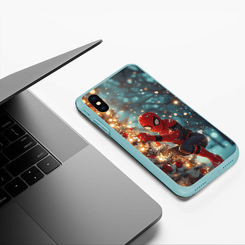 Чехол iPhone XS Max матовый Человек паук на новогодней елке / 3D-Мятный – фото 3