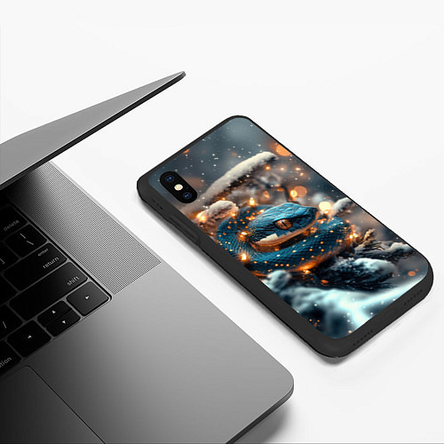 Чехол iPhone XS Max матовый Змейка новогодняя атмосфера / 3D-Черный – фото 3