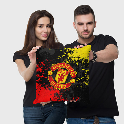 Подушка квадратная MANCHESTER UNITED, БРЫЗГИ КРАСОК / 3D-принт – фото 3