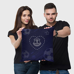 Подушка квадратная Лого Everton в сердечке на фоне мячей, цвет: 3D-принт — фото 2