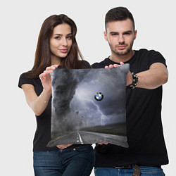 Подушка квадратная Никакая стихия не остановит BMW, цвет: 3D-принт — фото 2