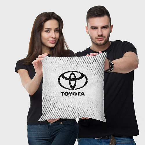 Подушка квадратная Toyota с потертостями на светлом фоне / 3D-принт – фото 3