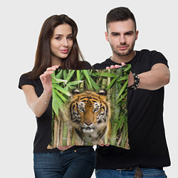 Подушка квадратная Матёрый тигр в зарослях бамбука, цвет: 3D-принт — фото 2
