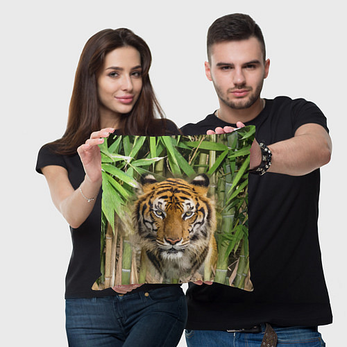 Подушка квадратная Матёрый тигр в зарослях бамбука / 3D-принт – фото 3