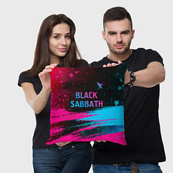 Подушка квадратная Black Sabbath - neon gradient: символ сверху, цвет: 3D-принт — фото 2