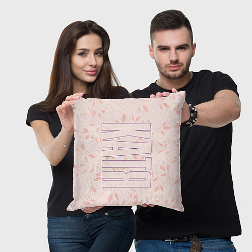 Подушка квадратная Катя по-вертикали с розовым фоном / 3D-принт – фото 3