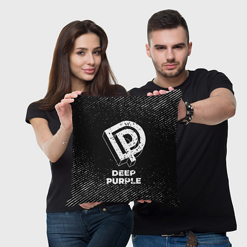 Подушка квадратная Deep Purple с потертостями на темном фоне / 3D-принт – фото 3