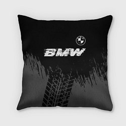 Подушка квадратная BMW speed на темном фоне со следами шин: символ св, цвет: 3D-принт