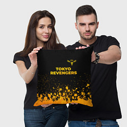 Подушка квадратная Tokyo Revengers - gold gradient: символ сверху, цвет: 3D-принт — фото 2