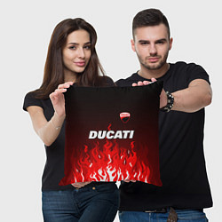 Подушка квадратная Ducati- красное пламя, цвет: 3D-принт — фото 2