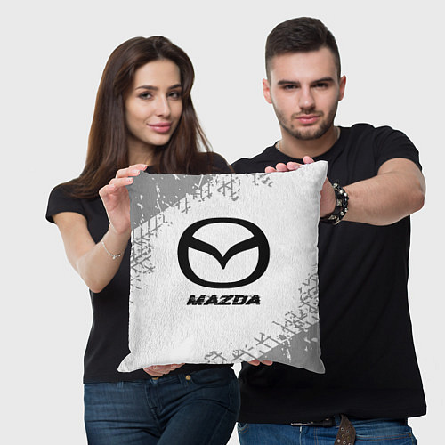 Подушка квадратная Mazda speed на светлом фоне со следами шин / 3D-принт – фото 3