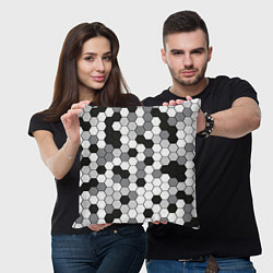 Подушка квадратная Камуфляж гексагон серый, цвет: 3D-принт — фото 2