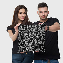 Подушка квадратная Капли жидкого металла - камуфляж на чёрном, цвет: 3D-принт — фото 2