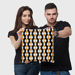 Подушка квадратная Жёлтые и белые ромбы на чёрном фоне, цвет: 3D-принт — фото 2