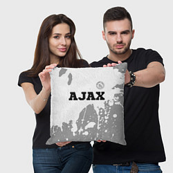 Подушка квадратная Ajax sport на светлом фоне посередине, цвет: 3D-принт — фото 2