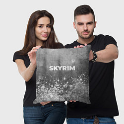 Подушка квадратная Skyrim - grey gradient посередине, цвет: 3D-принт — фото 2