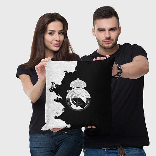 Подушка квадратная Реал Мадрид черно белые краски / 3D-принт – фото 3