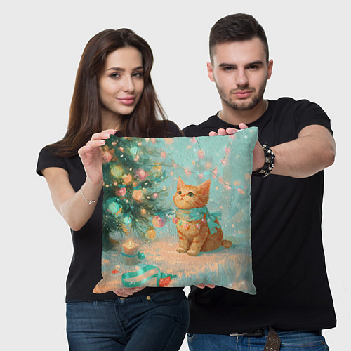 Подушка квадратная Милый рыжий котенок любуется елкой / 3D-принт – фото 3