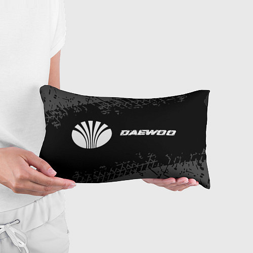 Подушка-антистресс Daewoo speed на темном фоне со следами шин по-гори / 3D-принт – фото 3
