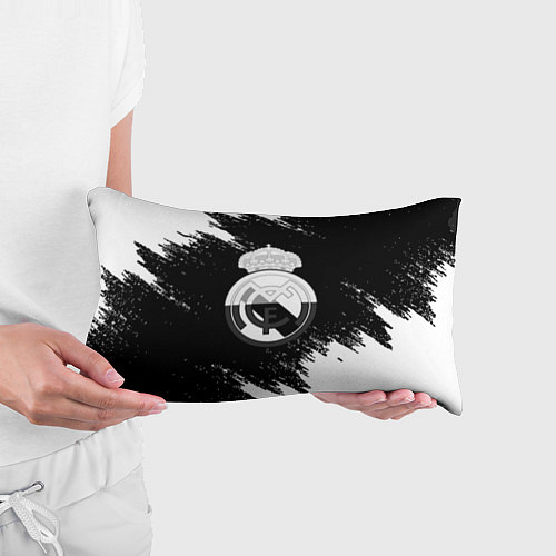 Подушка-антистресс Реал Мадрид черно белые краски / 3D-принт – фото 3