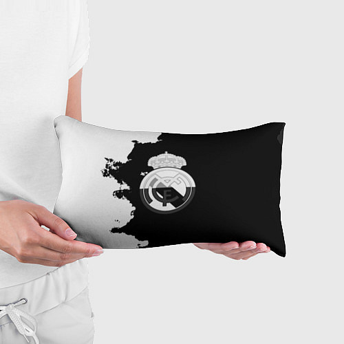 Подушка-антистресс Реал Мадрид черно белые краски / 3D-принт – фото 3