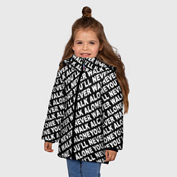 Куртка зимняя для девочки YNWA, цвет: 3D-черный — фото 2
