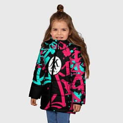 Куртка зимняя для девочки MONSTA X, цвет: 3D-черный — фото 2