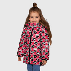 Куртка зимняя для девочки Следы от Лап с Сердечками, цвет: 3D-светло-серый — фото 2