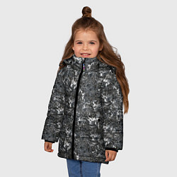 Куртка зимняя для девочки Темно серый графитовый с текстурой камня, цвет: 3D-красный — фото 2