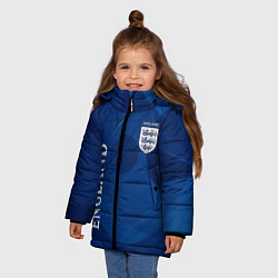 Куртка зимняя для девочки Сборная Англии Синяя Абстракция, цвет: 3D-черный — фото 2