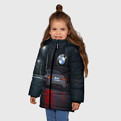 Куртка зимняя для девочки Крутая бэха на ночной трассе, цвет: 3D-черный — фото 2