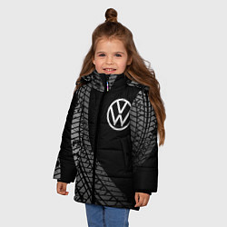 Куртка зимняя для девочки Volkswagen tire tracks, цвет: 3D-черный — фото 2