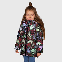 Куртка зимняя для девочки Череп с розами паттерн, цвет: 3D-красный — фото 2