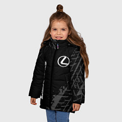 Куртка зимняя для девочки Lexus speed на темном фоне со следами шин вертикал, цвет: 3D-черный — фото 2